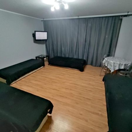 3030 Jana Spychalskiego 32 - Tanie Pokoje W Apartamencie - Samodzielne Zameldowanie - Self Check In Poznaň Exteriér fotografie