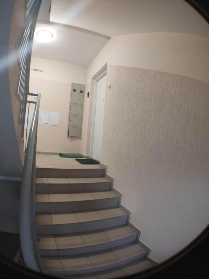 3030 Jana Spychalskiego 32 - Tanie Pokoje W Apartamencie - Samodzielne Zameldowanie - Self Check In Poznaň Exteriér fotografie
