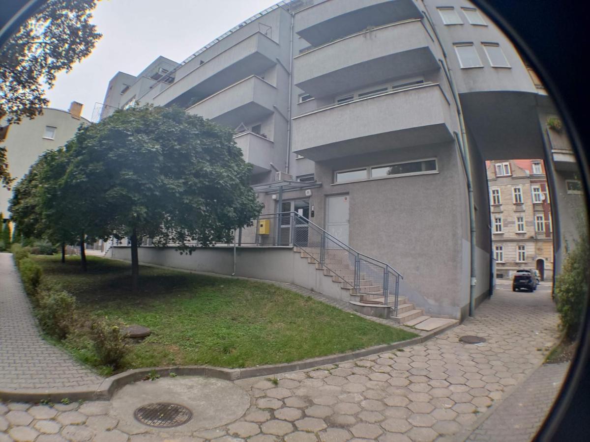 3030 Jana Spychalskiego 32 - Tanie Pokoje W Apartamencie - Samodzielne Zameldowanie - Self Check In Poznaň Exteriér fotografie