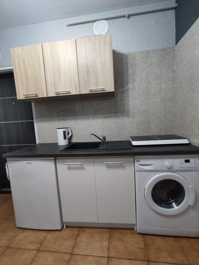 3030 Jana Spychalskiego 32 - Tanie Pokoje W Apartamencie - Samodzielne Zameldowanie - Self Check In Poznaň Exteriér fotografie