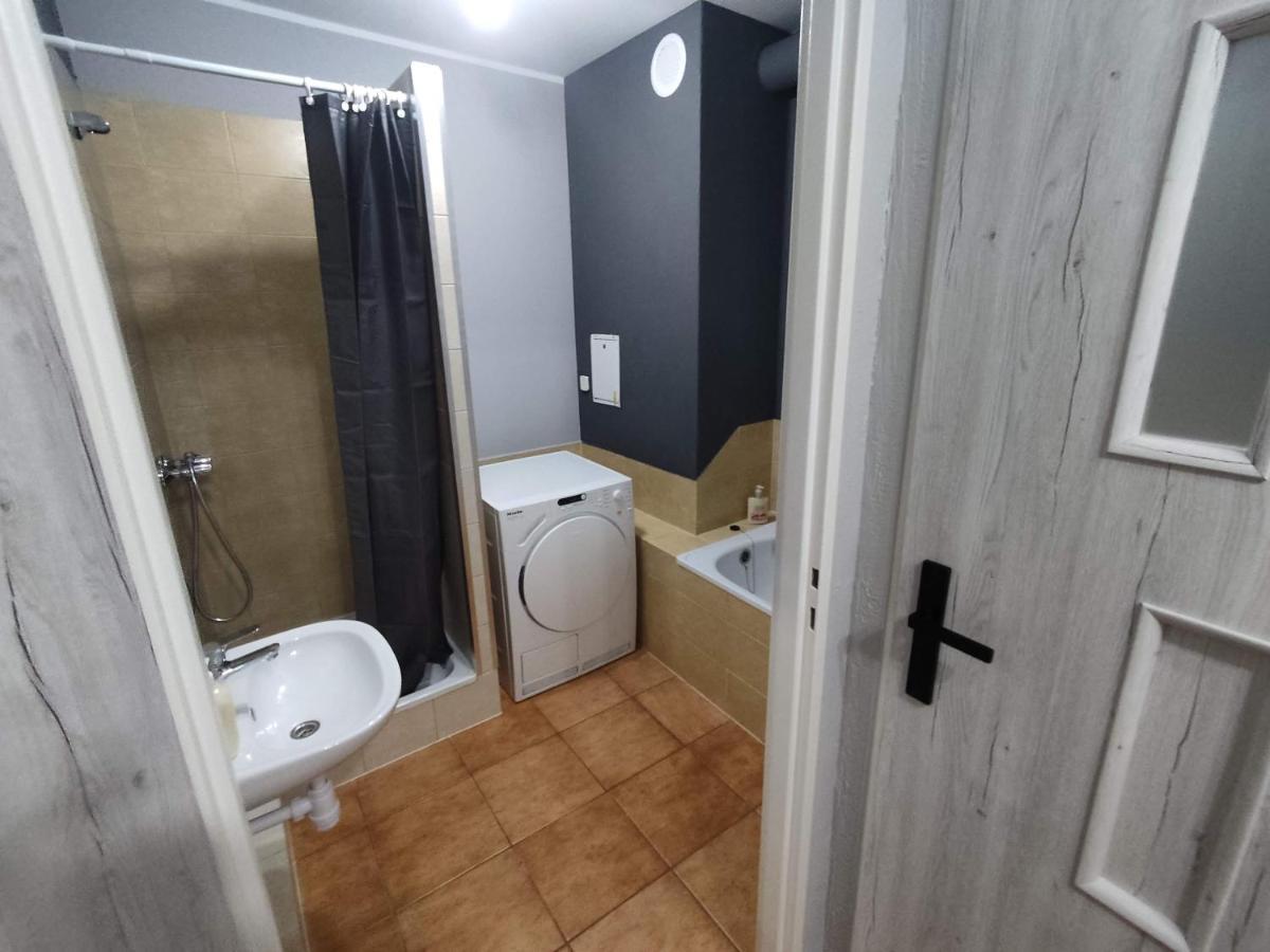 3030 Jana Spychalskiego 32 - Tanie Pokoje W Apartamencie - Samodzielne Zameldowanie - Self Check In Poznaň Exteriér fotografie