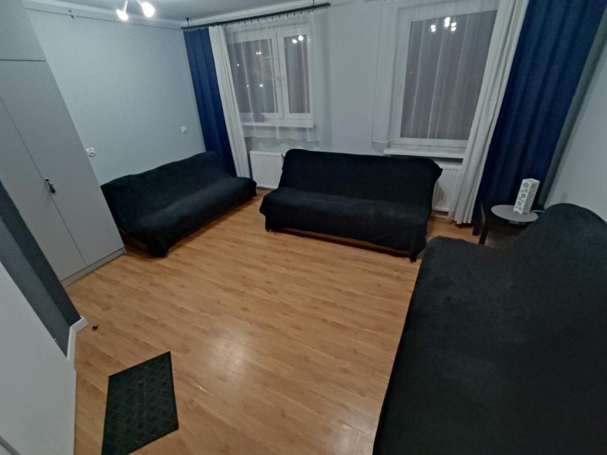 3030 Jana Spychalskiego 32 - Tanie Pokoje W Apartamencie - Samodzielne Zameldowanie - Self Check In Poznaň Exteriér fotografie
