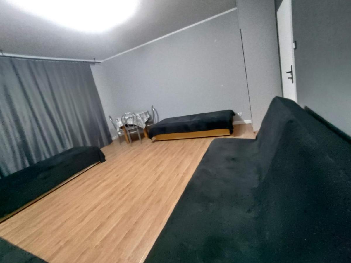 3030 Jana Spychalskiego 32 - Tanie Pokoje W Apartamencie - Samodzielne Zameldowanie - Self Check In Poznaň Exteriér fotografie