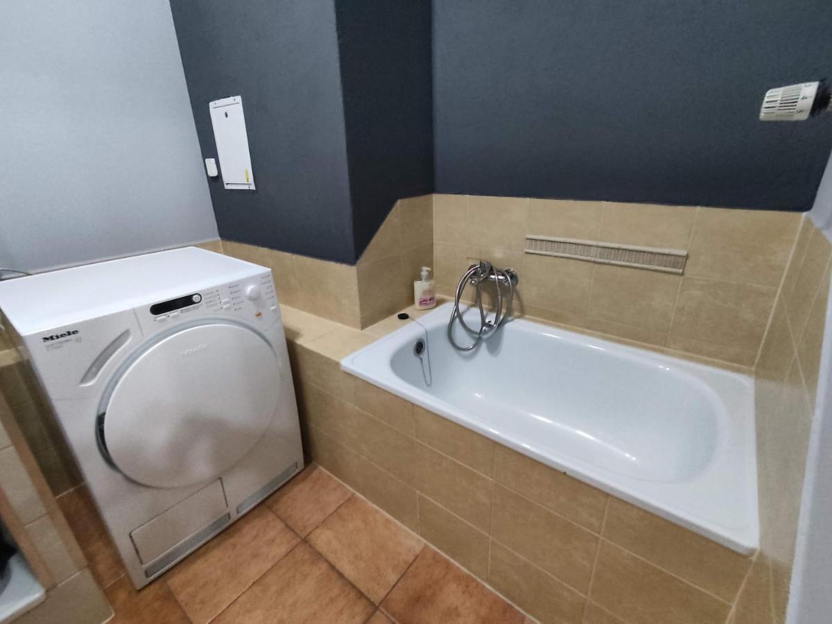3030 Jana Spychalskiego 32 - Tanie Pokoje W Apartamencie - Samodzielne Zameldowanie - Self Check In Poznaň Exteriér fotografie