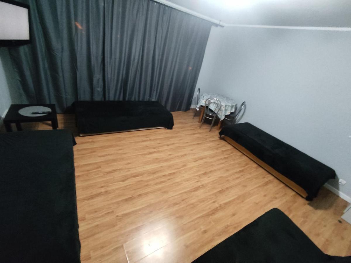 3030 Jana Spychalskiego 32 - Tanie Pokoje W Apartamencie - Samodzielne Zameldowanie - Self Check In Poznaň Exteriér fotografie